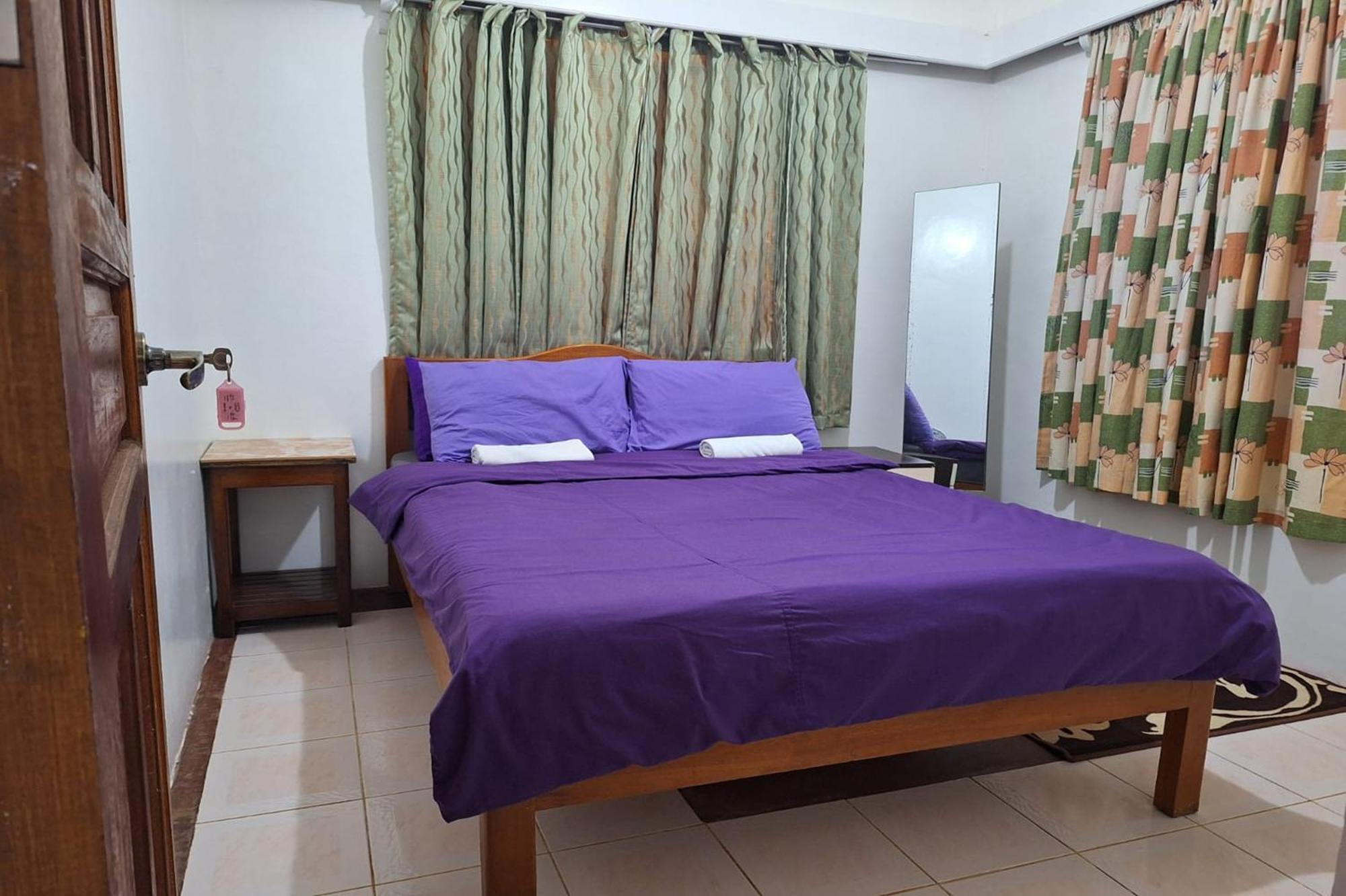 Citadel Bed And Breakfast Puerto Princesa Esterno foto