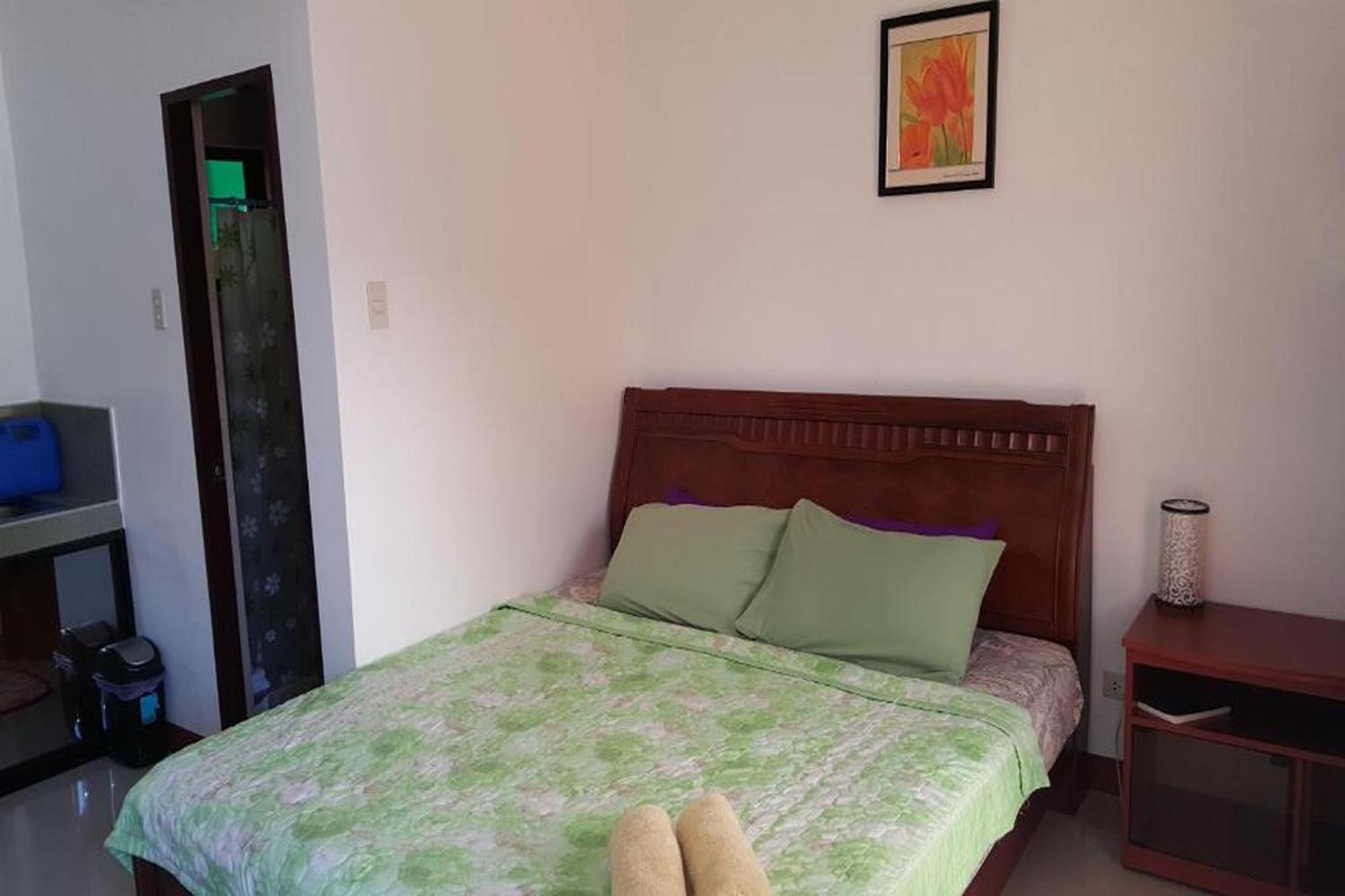 Citadel Bed And Breakfast Puerto Princesa Esterno foto