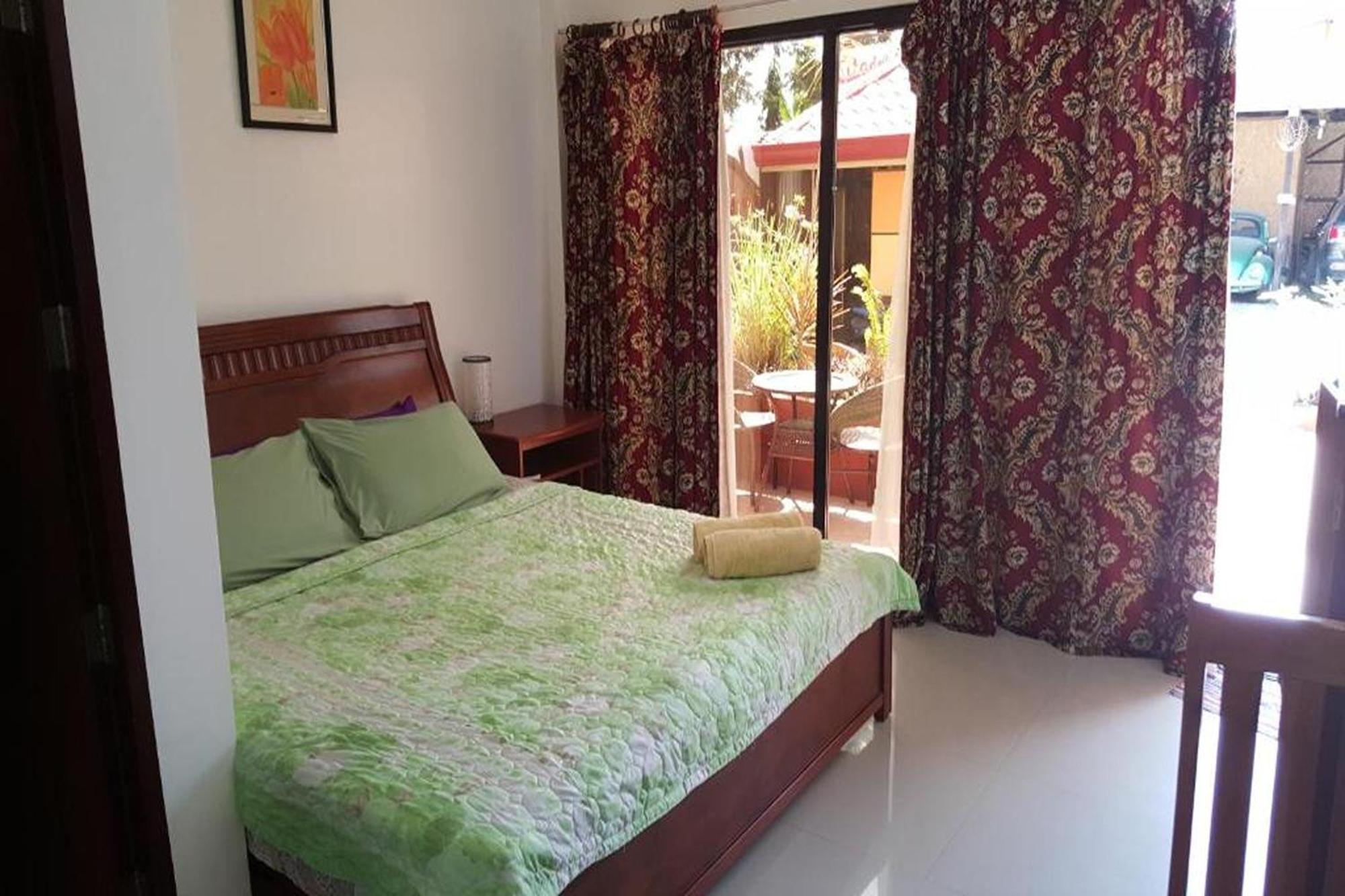 Citadel Bed And Breakfast Puerto Princesa Esterno foto