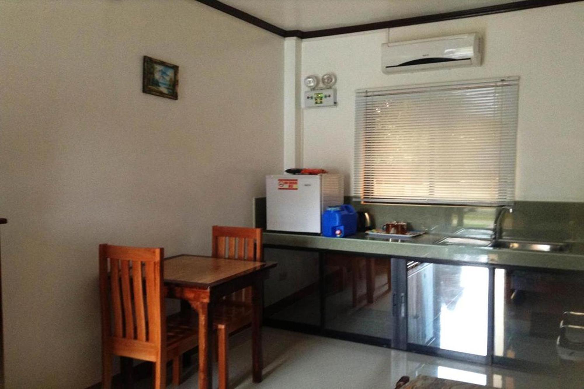 Citadel Bed And Breakfast Puerto Princesa Esterno foto