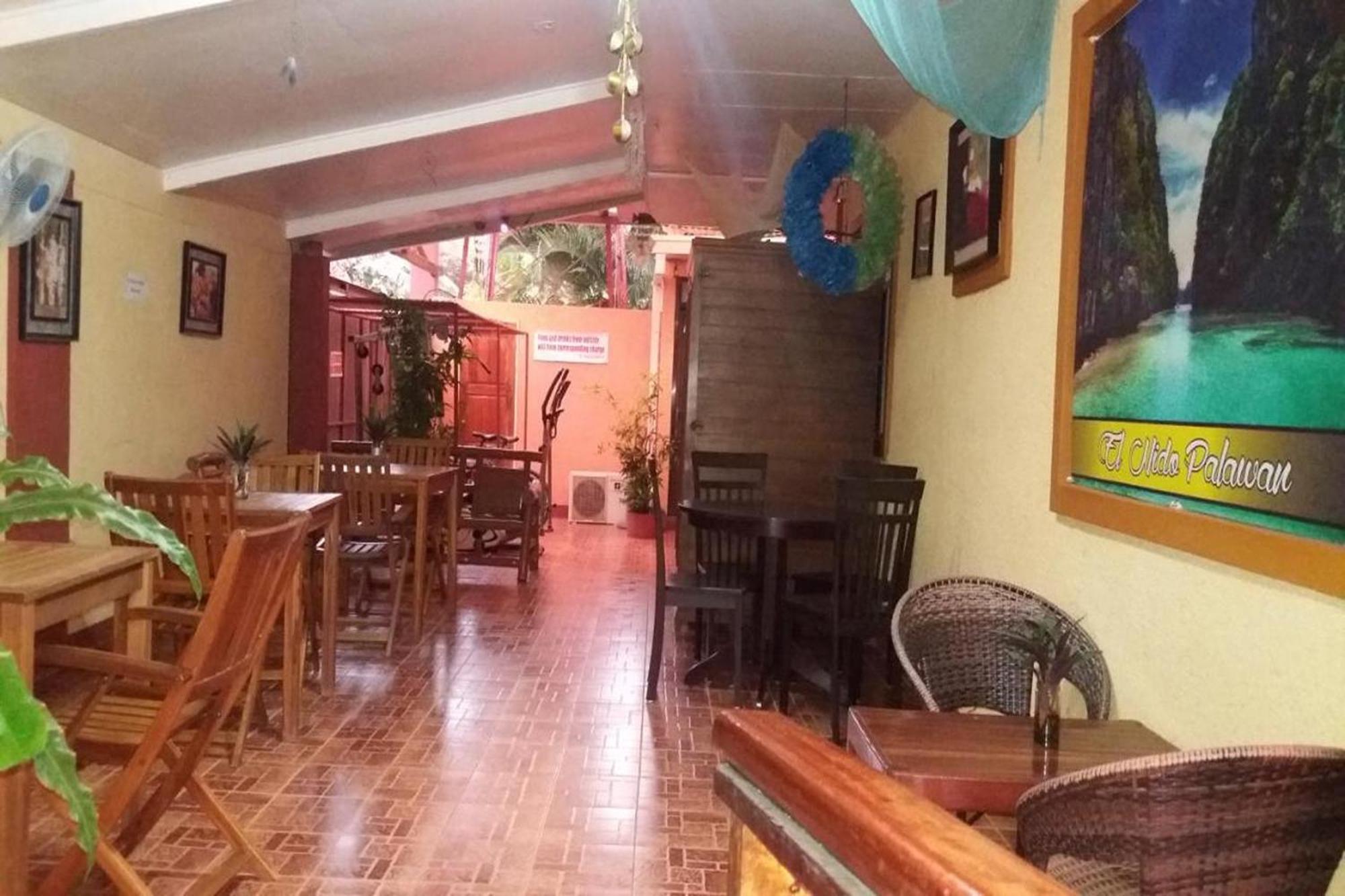 Citadel Bed And Breakfast Puerto Princesa Esterno foto