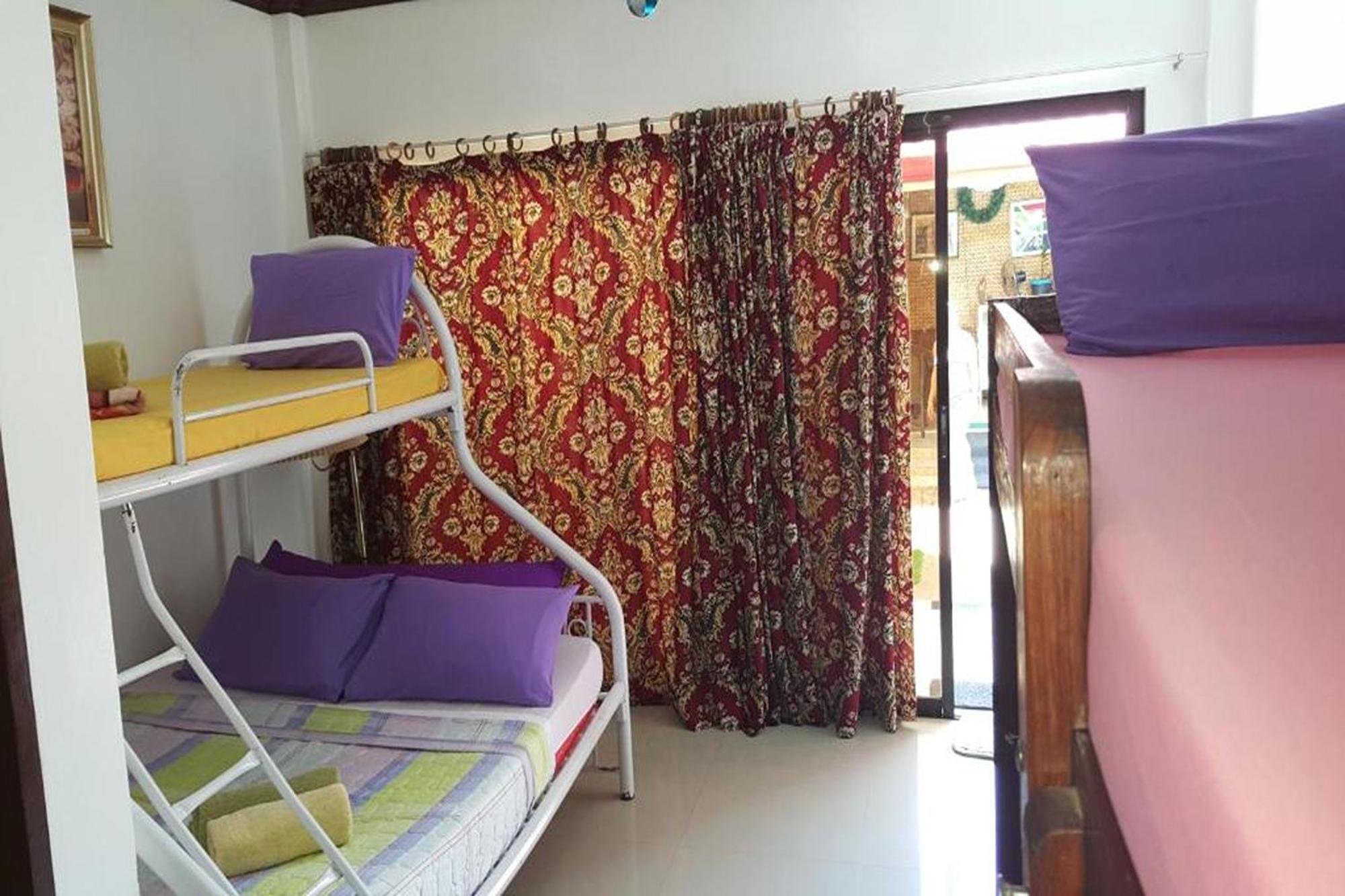 Citadel Bed And Breakfast Puerto Princesa Esterno foto