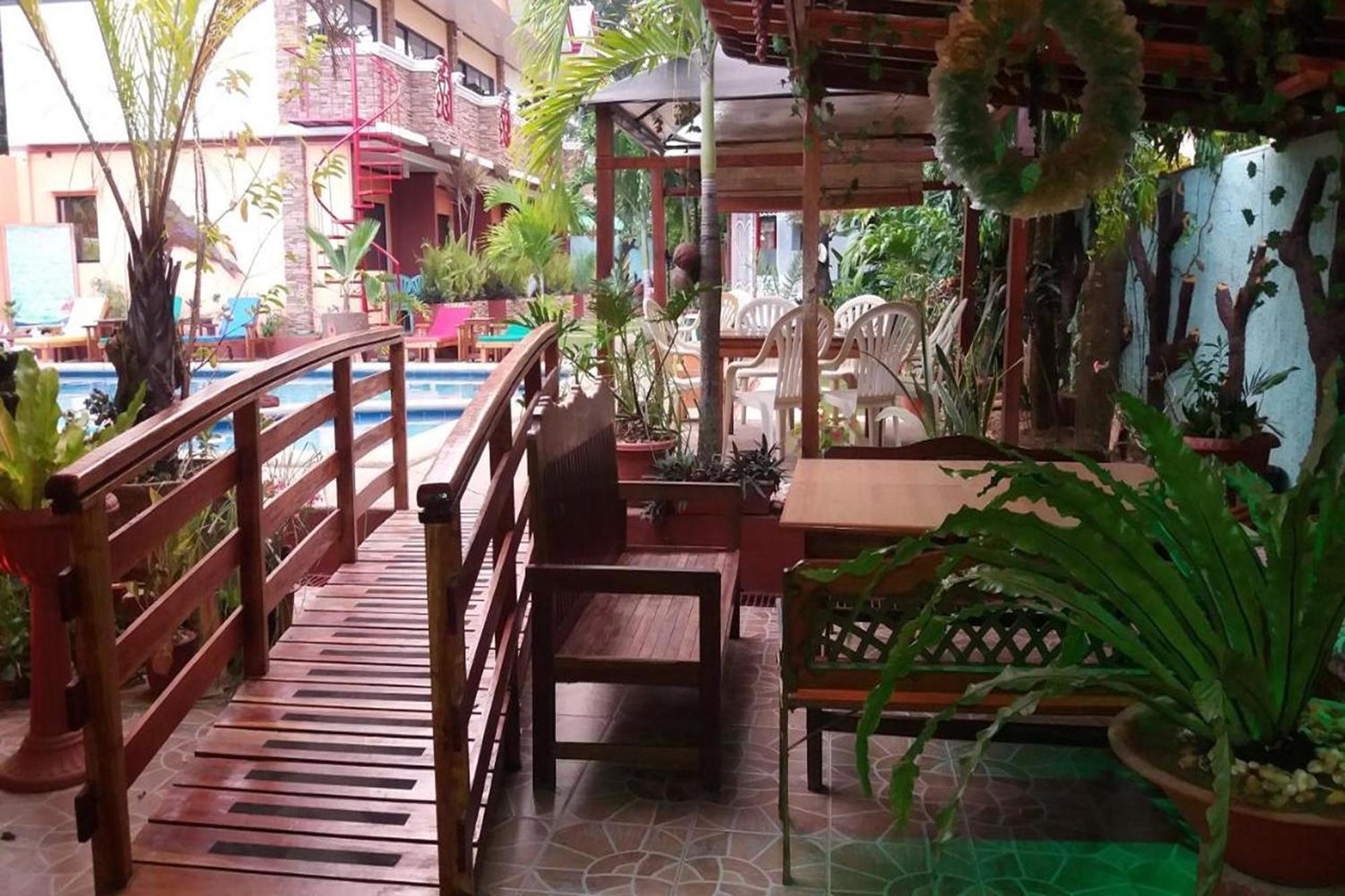 Citadel Bed And Breakfast Puerto Princesa Esterno foto