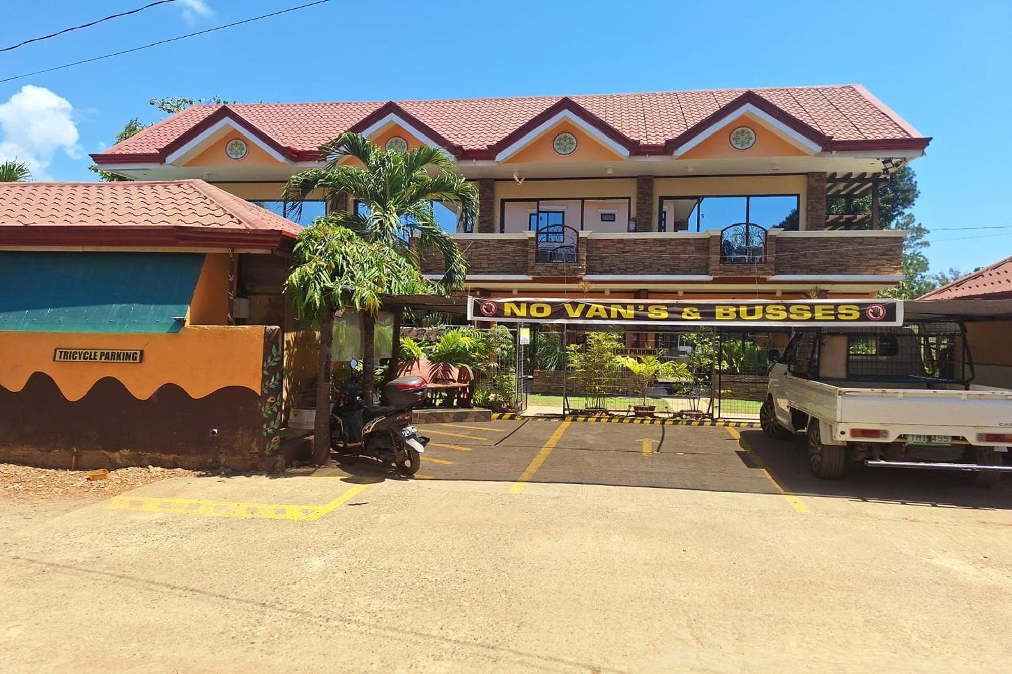 Citadel Bed And Breakfast Puerto Princesa Esterno foto