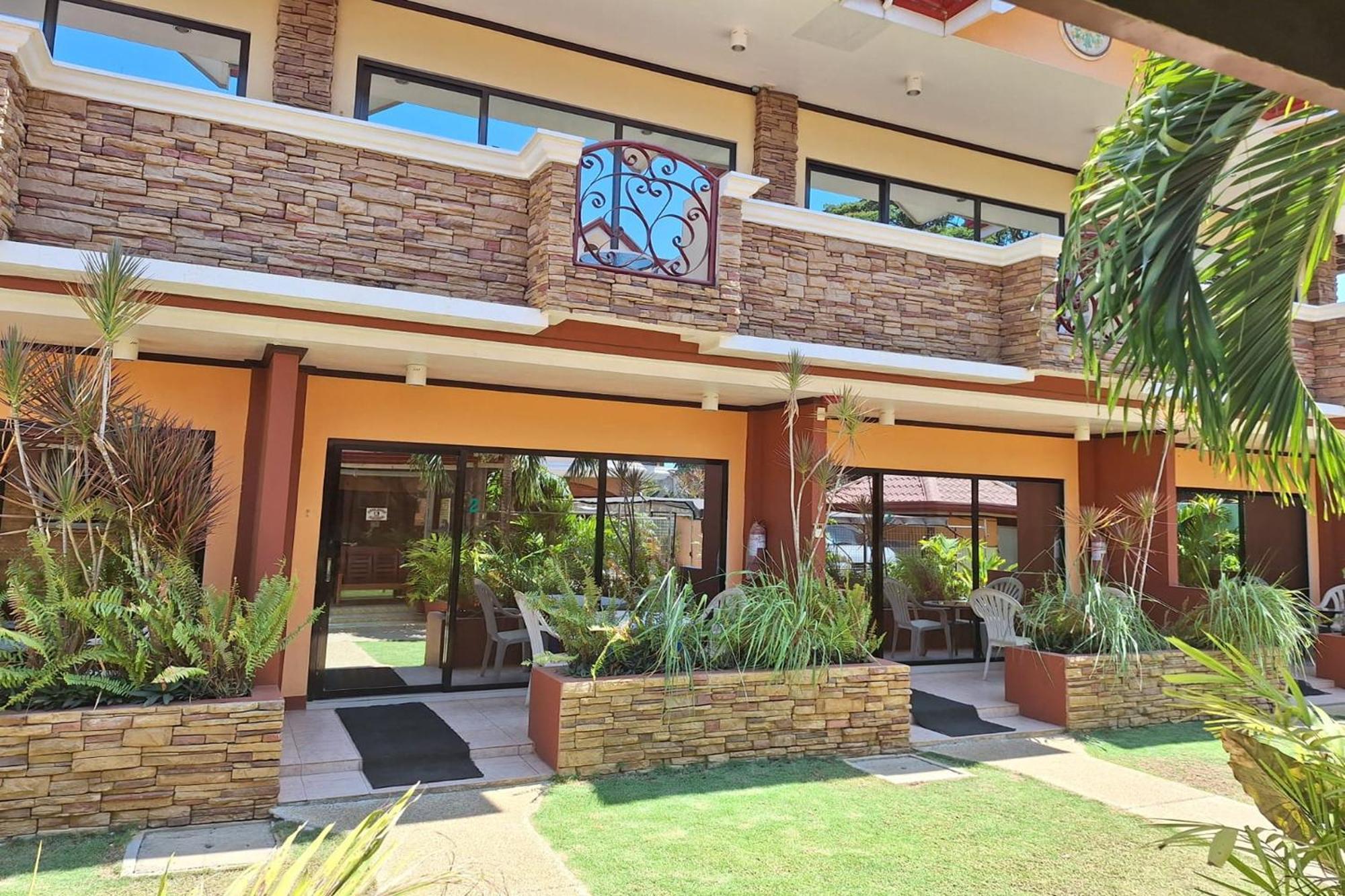 Citadel Bed And Breakfast Puerto Princesa Esterno foto